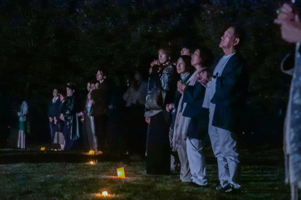 夜の祈りの様子